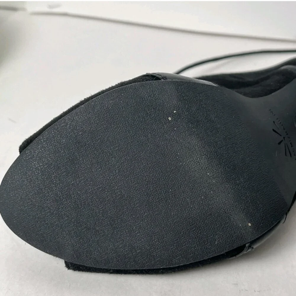 Isaac Mizrahi NY Black Leather Slingback Heels Women's 6M